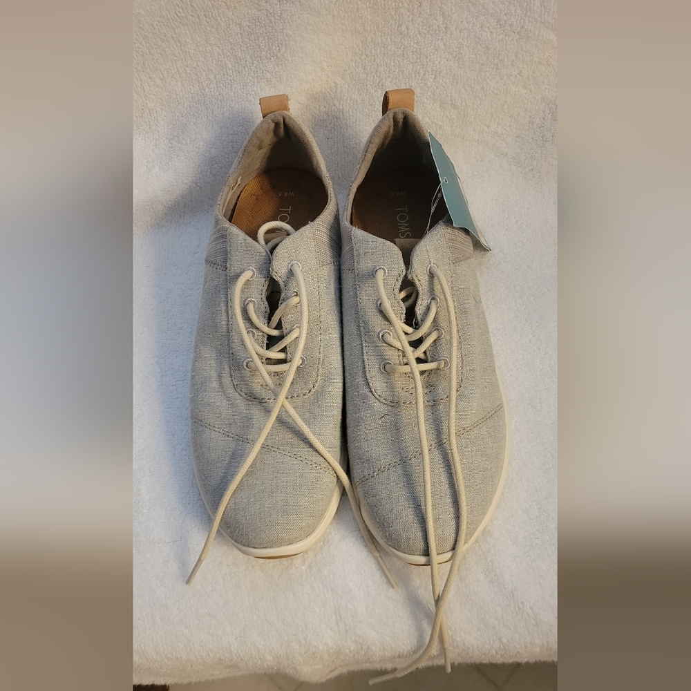 Toms sneakers